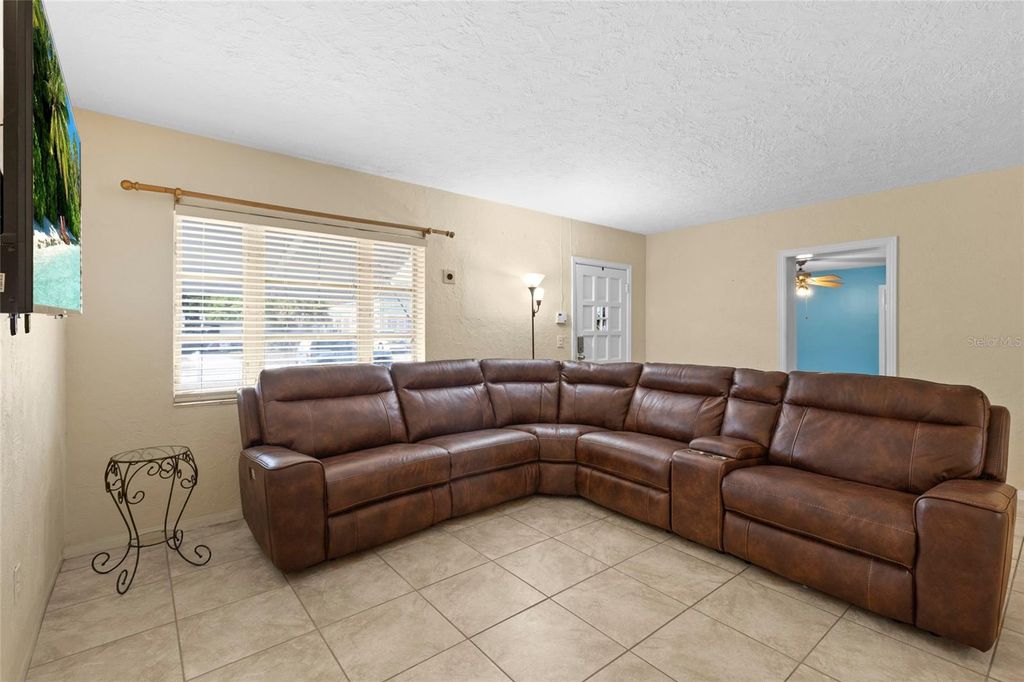 Image 14 of property listing at 1014 S 7TH STREET, Fort Pierce, FL 34950