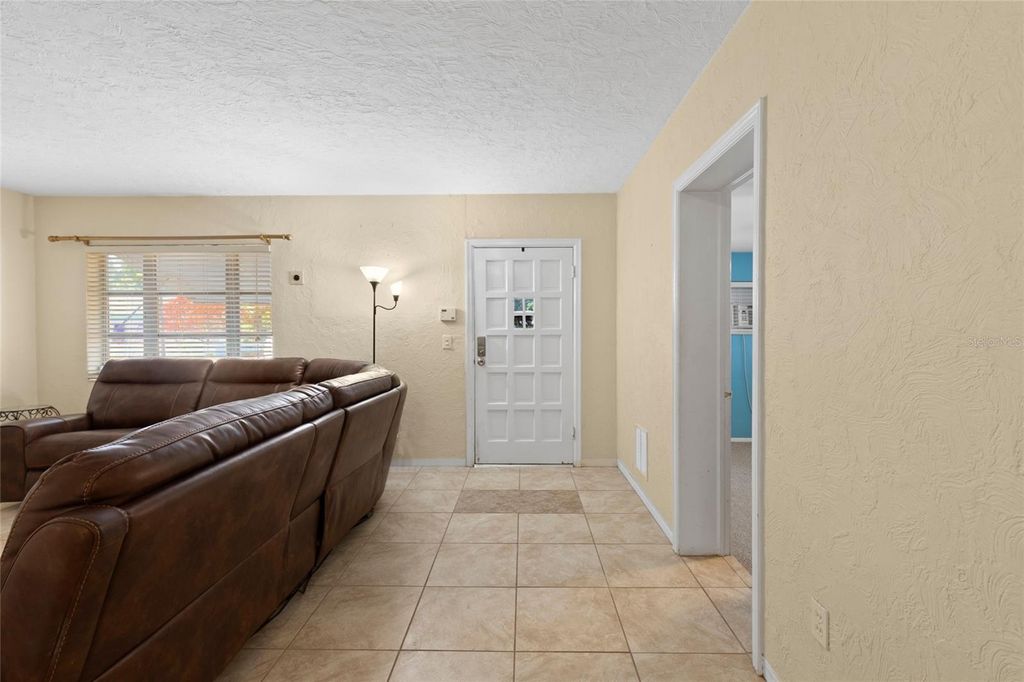 Image 4 of property listing at 1014 S 7TH STREET, Fort Pierce, FL 34950
