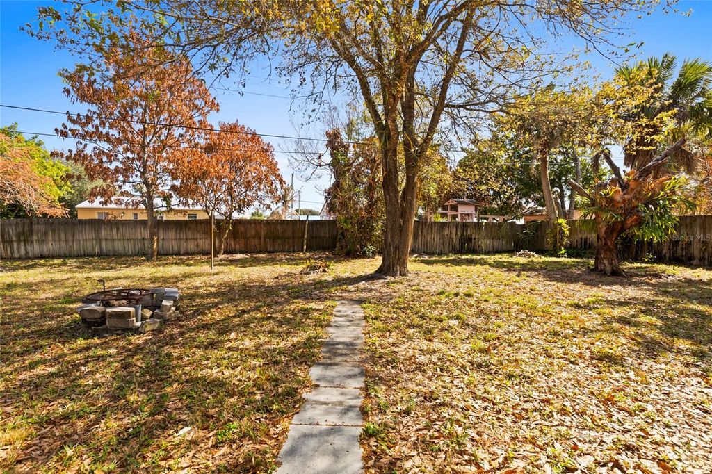 Image 37 of property listing at 1014 S 7TH STREET, Fort Pierce, FL 34950