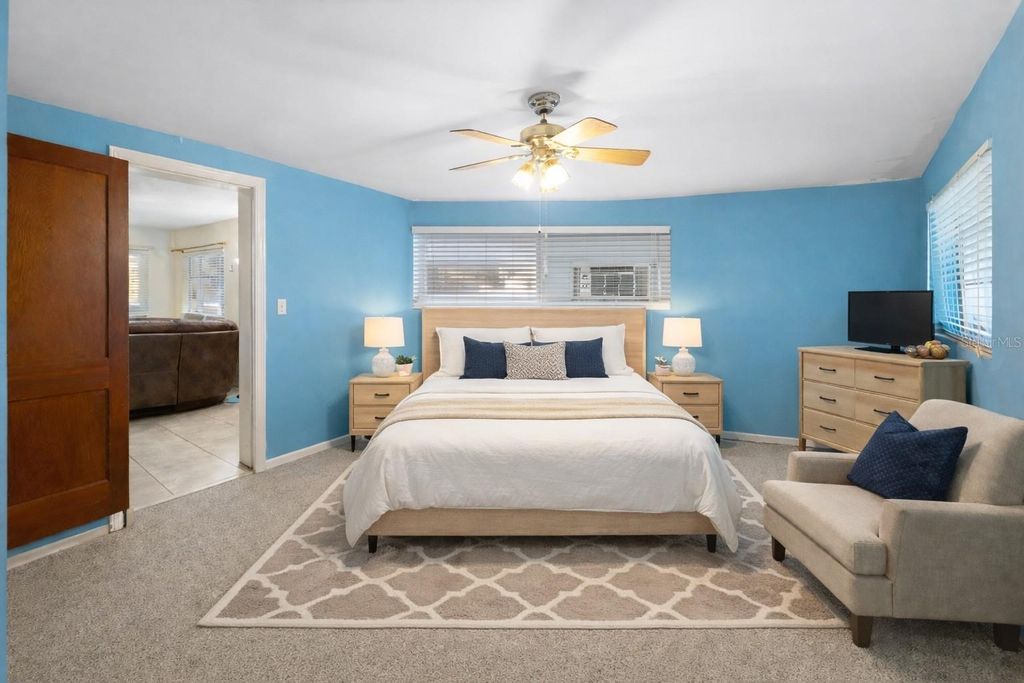 Image 6 of property listing at 1014 S 7TH STREET, Fort Pierce, FL 34950