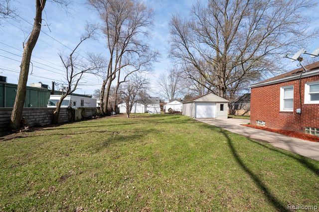 22739 David Avenue, Eastpointe, MI 48021