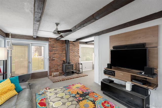 10504 Borgman Avenue, Huntington Woods, MI 48070