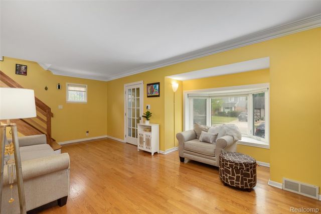 10504 Borgman Avenue, Huntington Woods, MI 48070