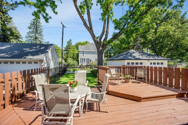 10504 Borgman Avenue, Huntington Woods, MI 48070