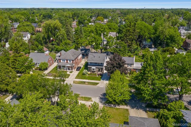 10504 Borgman Avenue, Huntington Woods, MI 48070