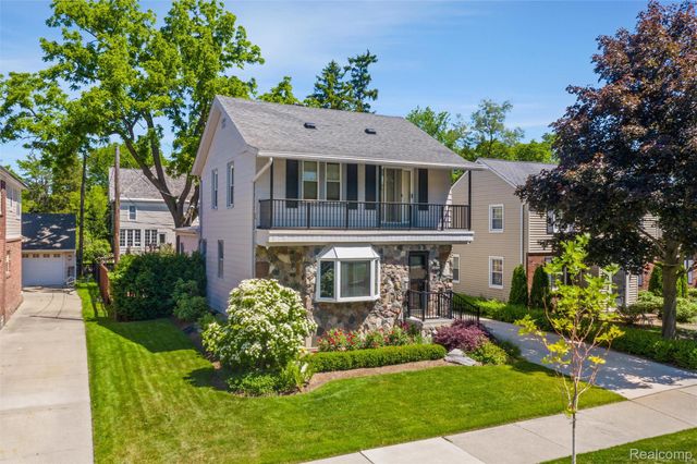 10504 Borgman Avenue, Huntington Woods, MI 48070