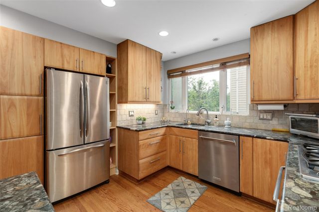 10504 Borgman Avenue, Huntington Woods, MI 48070