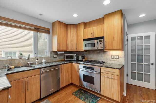 10504 Borgman Avenue, Huntington Woods, MI 48070
