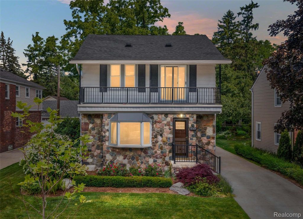 10504 Borgman Avenue, Huntington Woods, MI 48070