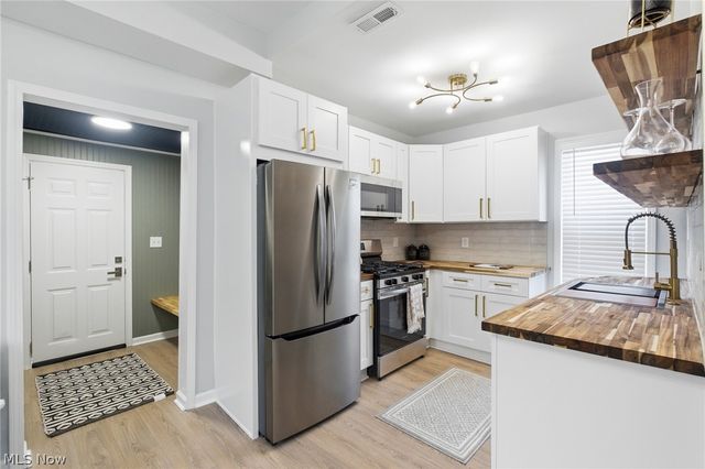 28924 Hazel Avenue, Wickliffe, OH 44092