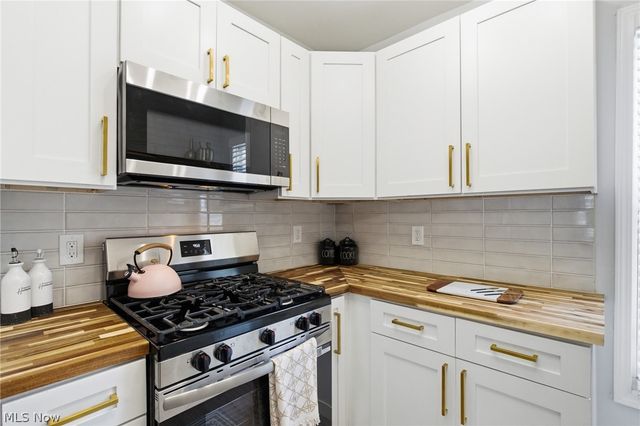 28924 Hazel Avenue, Wickliffe, OH 44092