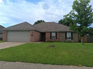 406 E Post Road, Rogers, AR 72758