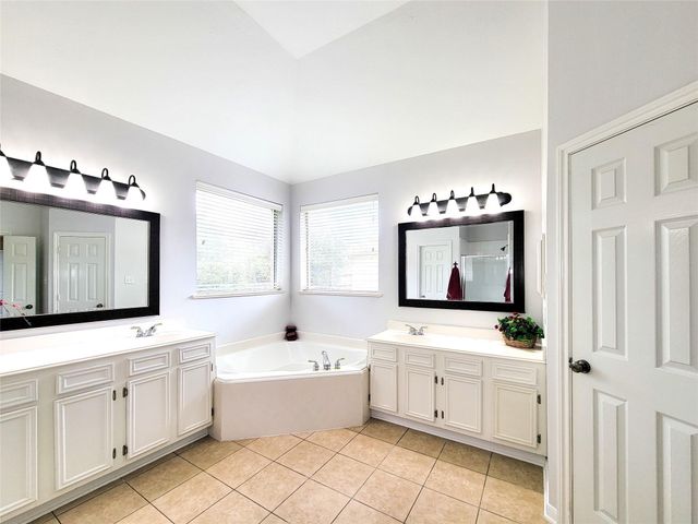 17715 Laguna Trail Drive, Houston, TX 77095