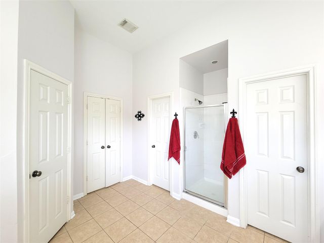 17715 Laguna Trail Drive, Houston, TX 77095