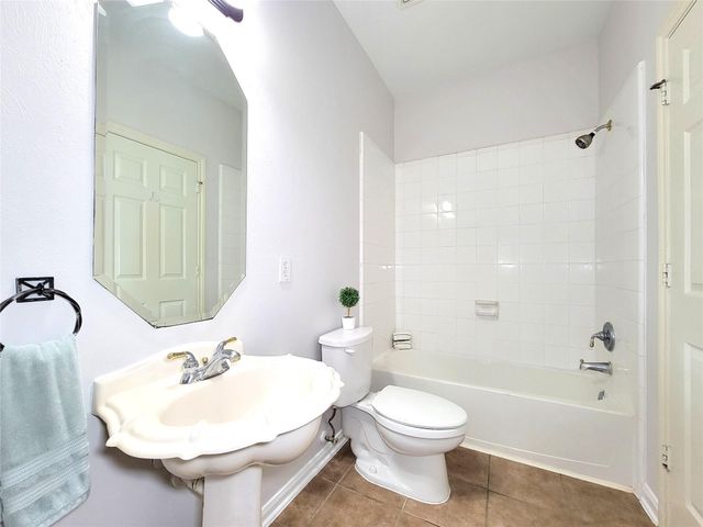 17715 Laguna Trail Drive, Houston, TX 77095