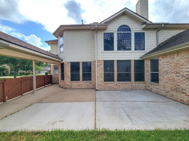 17715 Laguna Trail Drive, Houston, TX 77095