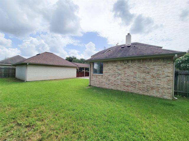 17715 Laguna Trail Drive, Houston, TX 77095