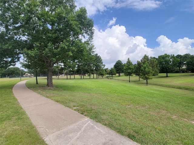 17715 Laguna Trail Drive, Houston, TX 77095
