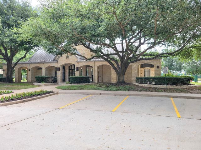 17715 Laguna Trail Drive, Houston, TX 77095
