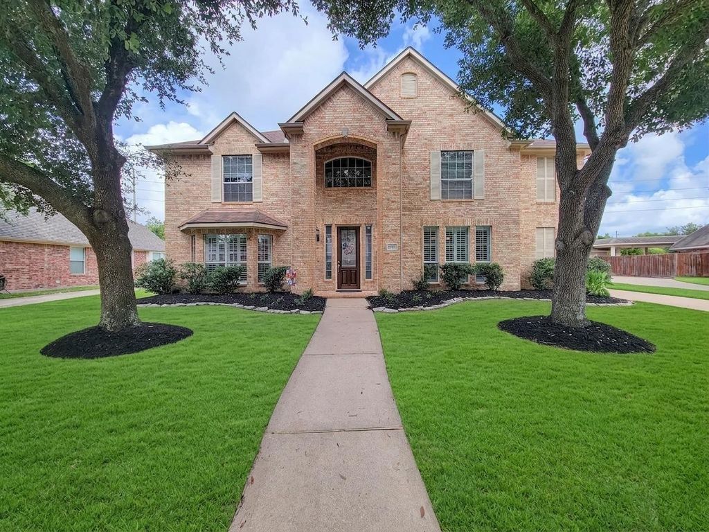 17715 Laguna Trail Drive, Houston, TX 77095