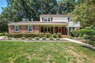 629 Kingston LN W, Virginia Beach, VA 23452