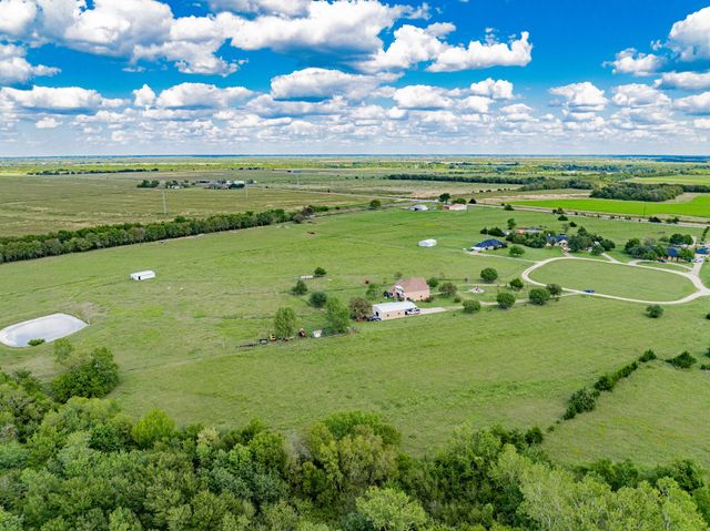 8 Thornhill Drive, Greenville, TX 75401