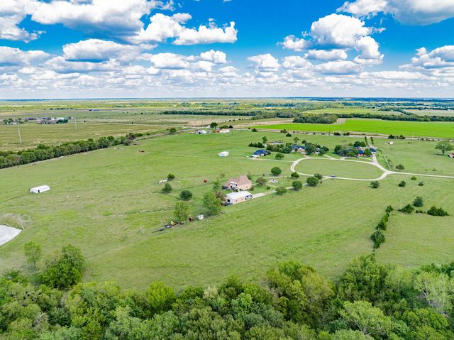 8 Thornhill Drive, Greenville, TX 75401