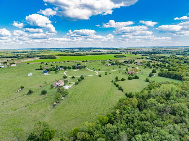 8 Thornhill Drive, Greenville, TX 75401