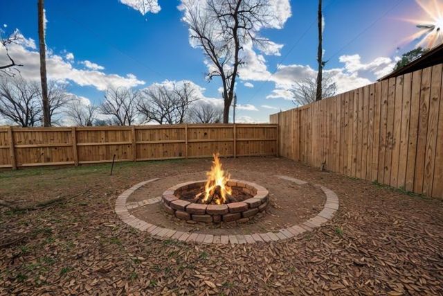 12107 Split Oak Drive, Poynor, TX 75782