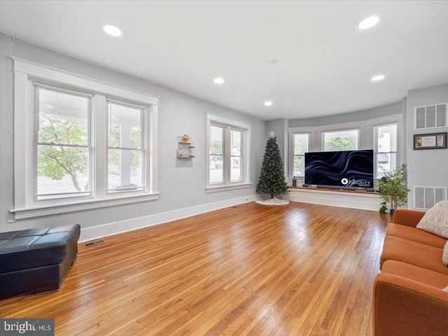 836 OAK HILL AVE, Hagerstown, MD 21742