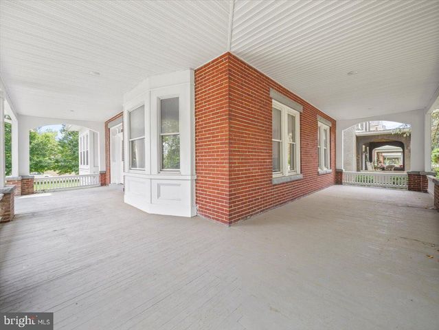 836 OAK HILL AVE, Hagerstown, MD 21742