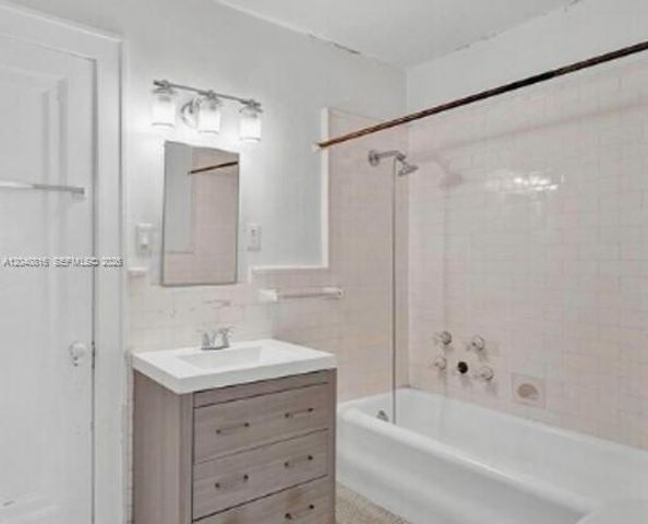 405 SW 11th Avenue, Miami, FL 33130