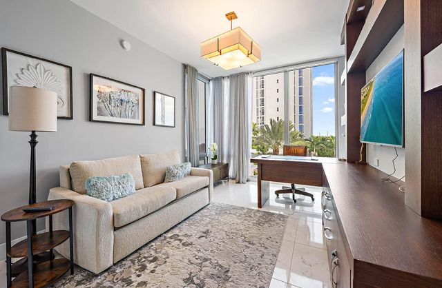 1 WATER CLUB Way 504, North Palm Beach, FL 33408