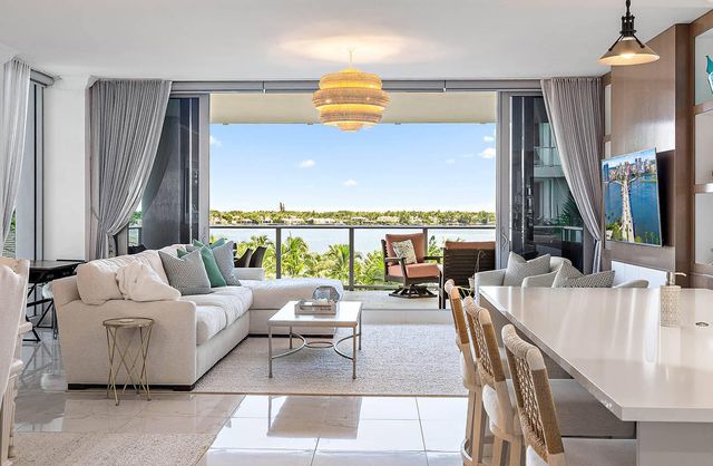 1 WATER CLUB Way 504, North Palm Beach, FL 33408
