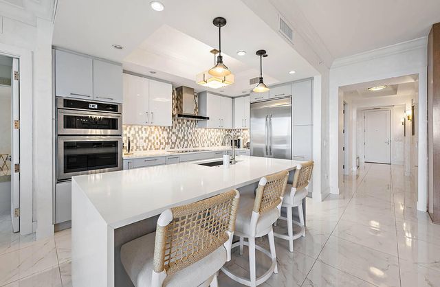 1 WATER CLUB Way 504, North Palm Beach, FL 33408
