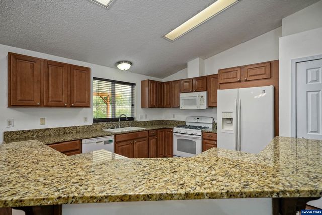 47280 Lyons Mill City Dr, Lyons, OR 97358