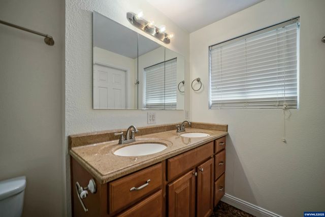 47280 Lyons Mill City Dr, Lyons, OR 97358