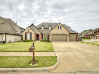 6083 E 143rd Place, Bixby, OK 74008