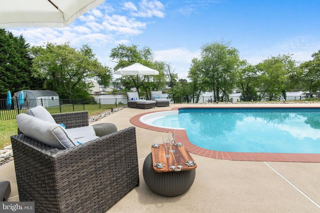 Image 1 of property listing at 6011 SUNNYSIDE CT, East New Market, MD 21631