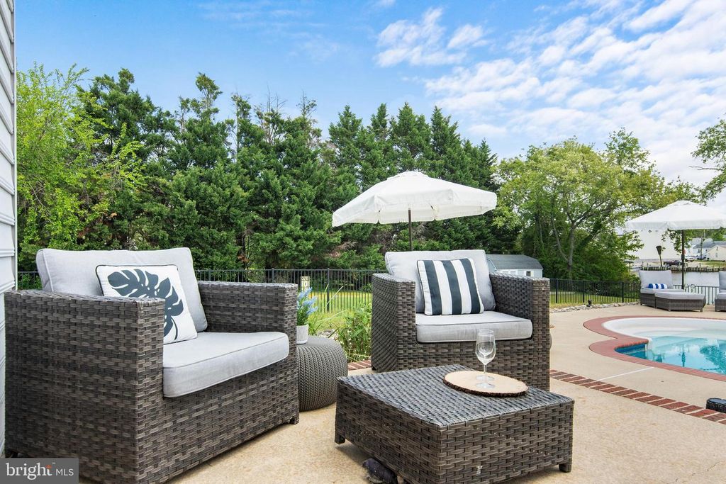 Image 3 of property listing at 6011 SUNNYSIDE CT, East New Market, MD 21631