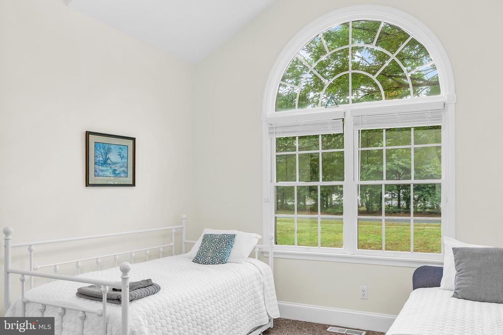 Image 9 of property listing at 6011 SUNNYSIDE CT, East New Market, MD 21631