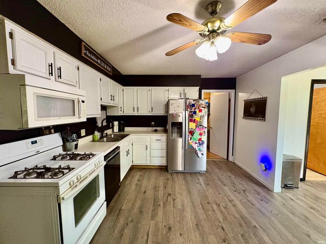 1323 Sunnyglenn Court, Bluffton, IN 46714