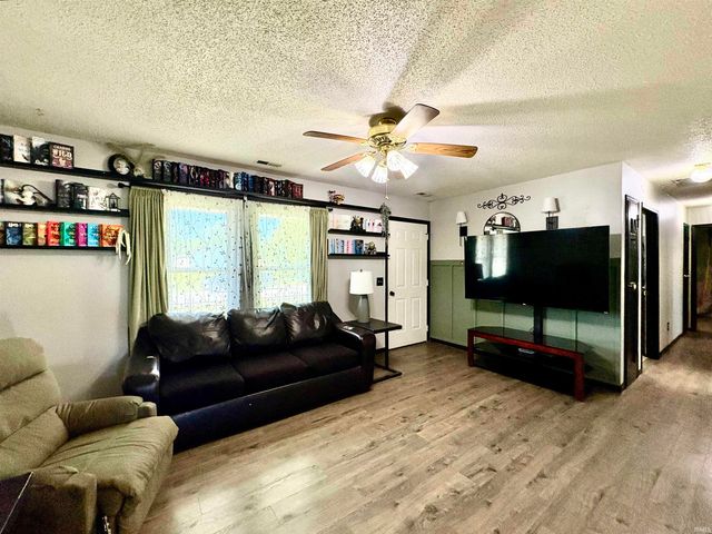 1323 Sunnyglenn Court, Bluffton, IN 46714