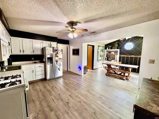 1323 Sunnyglenn Court, Bluffton, IN 46714