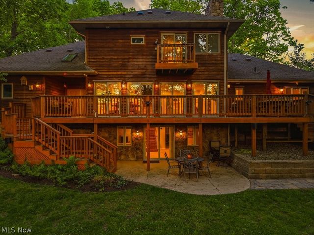881 Gaylord Grove Road, Cuyahoga Falls, OH 44221