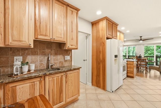 881 Gaylord Grove Road, Cuyahoga Falls, OH 44221