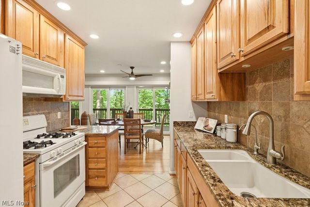 881 Gaylord Grove Road, Cuyahoga Falls, OH 44221