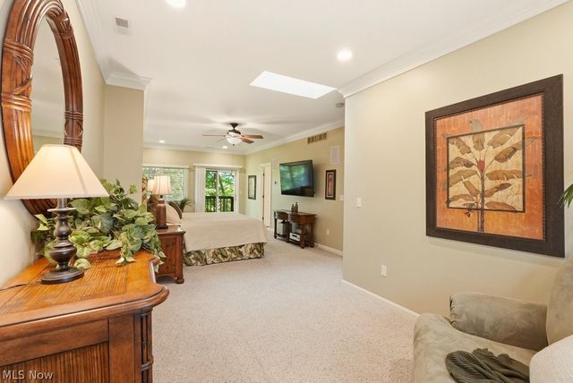 881 Gaylord Grove Road, Cuyahoga Falls, OH 44221