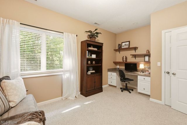 881 Gaylord Grove Road, Cuyahoga Falls, OH 44221