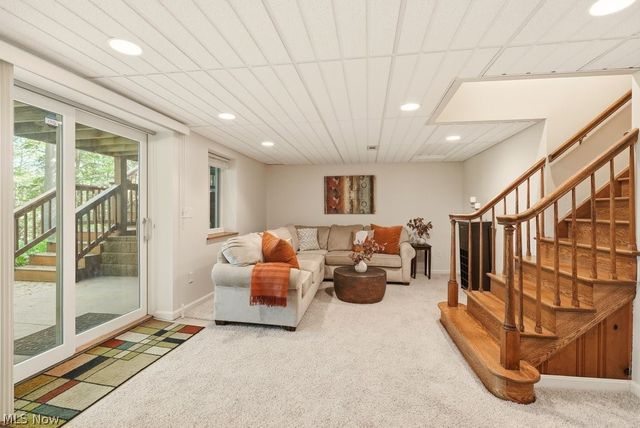 881 Gaylord Grove Road, Cuyahoga Falls, OH 44221